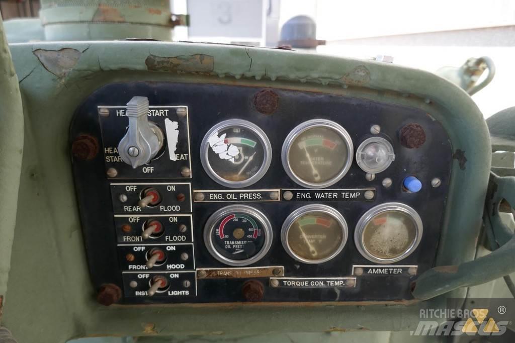 CAT D7F Ex-army Pásové dozery