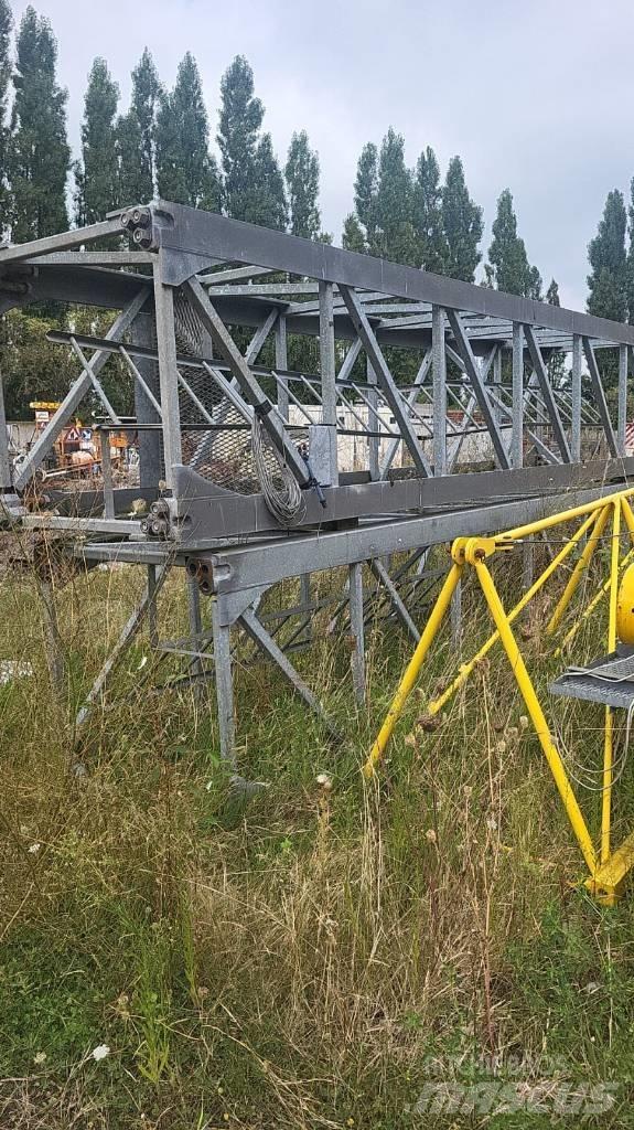 FM GRU 1350 TLX Stavební jeřáby