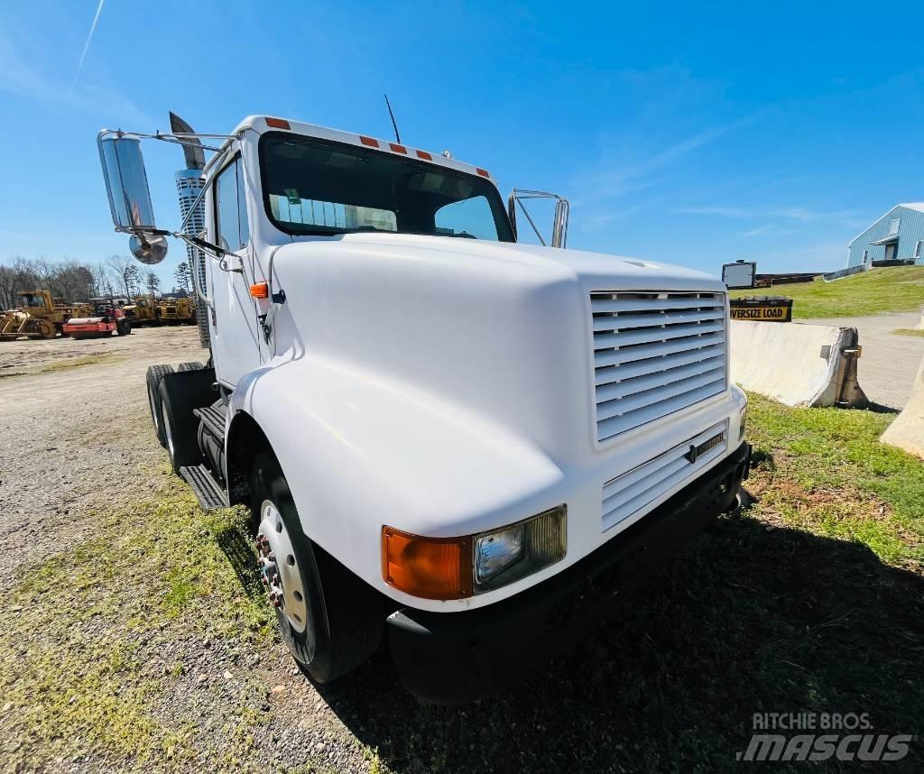 International 8200 Tahače