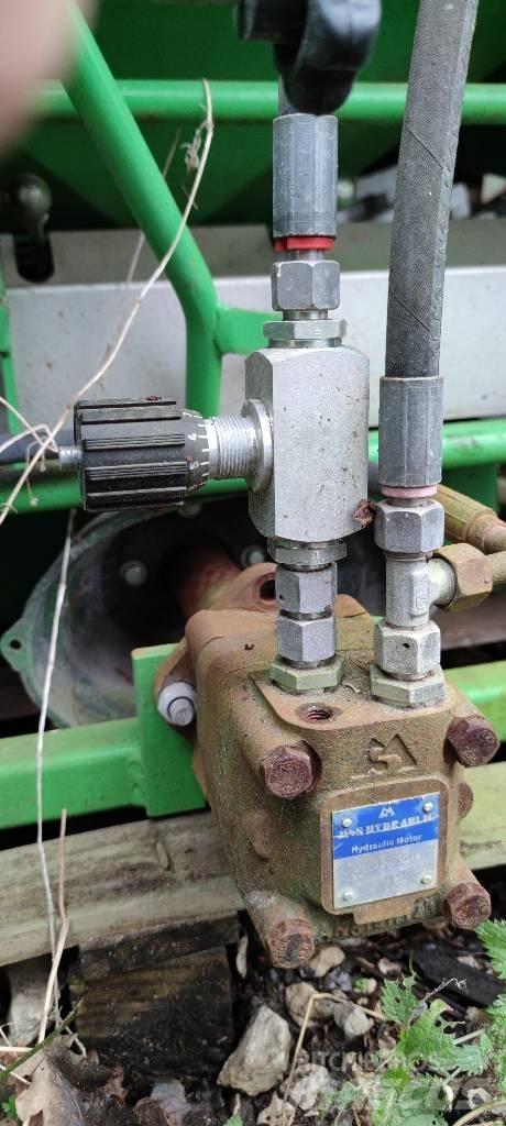 LANGREN RS-800 Rozmetadla chlévské mrvy