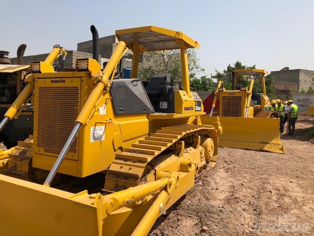 Komatsu D 85 ESS-2A Pásové dozery