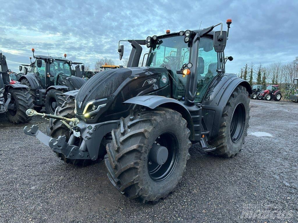 Valtra T 235 Direct Traktory