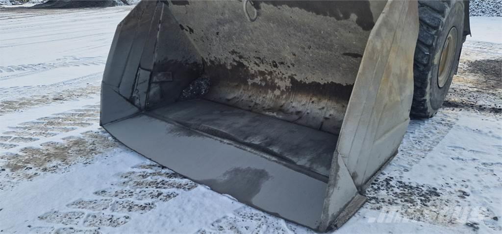 Volvo L180G Kolové nakladače