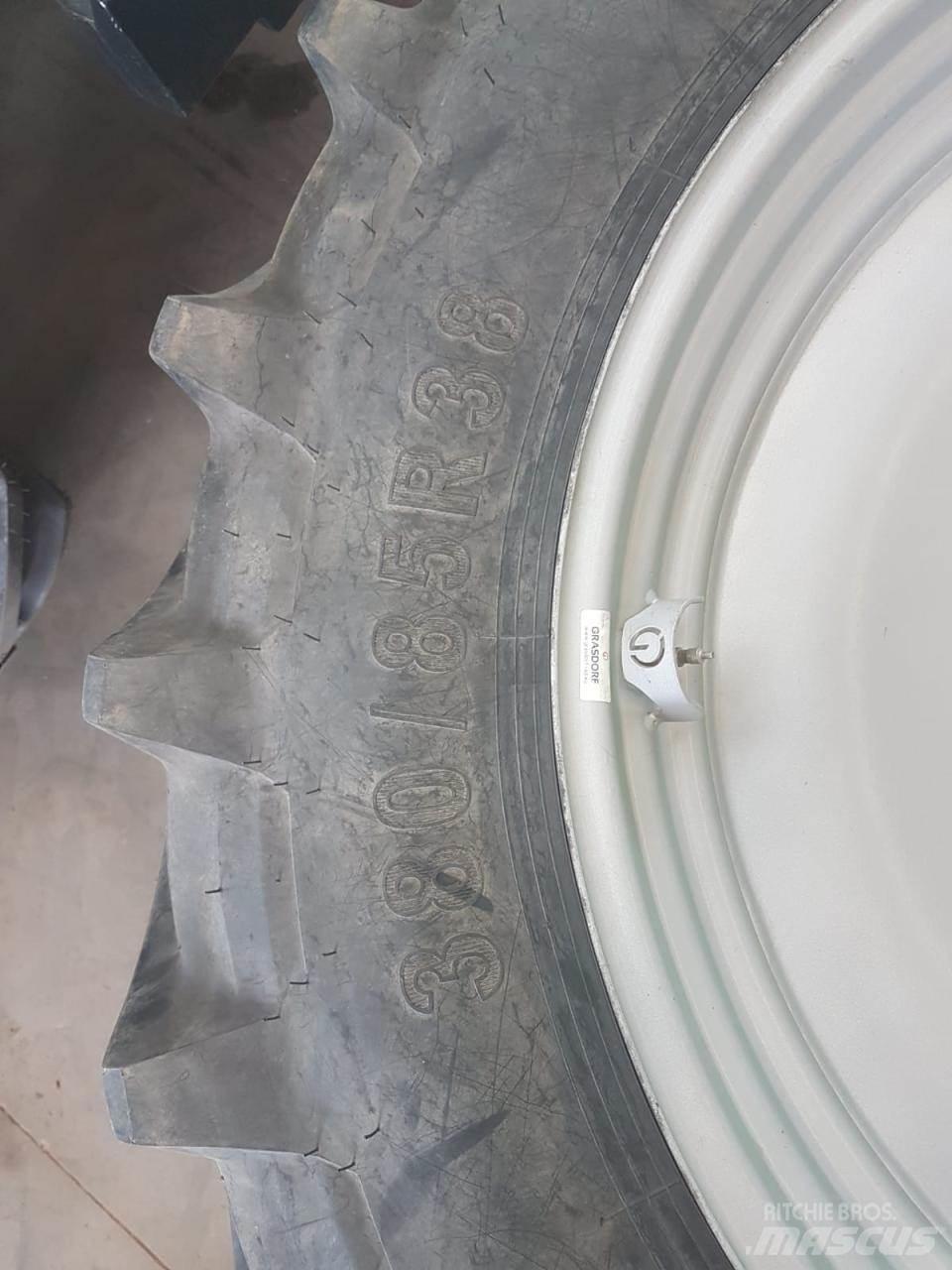 Petlas 380/85R38 Pneumatiky, kola a ráfky