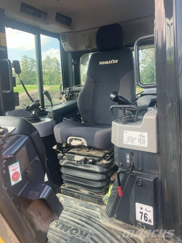 Komatsu D51PXi - 24 Pásové dozery