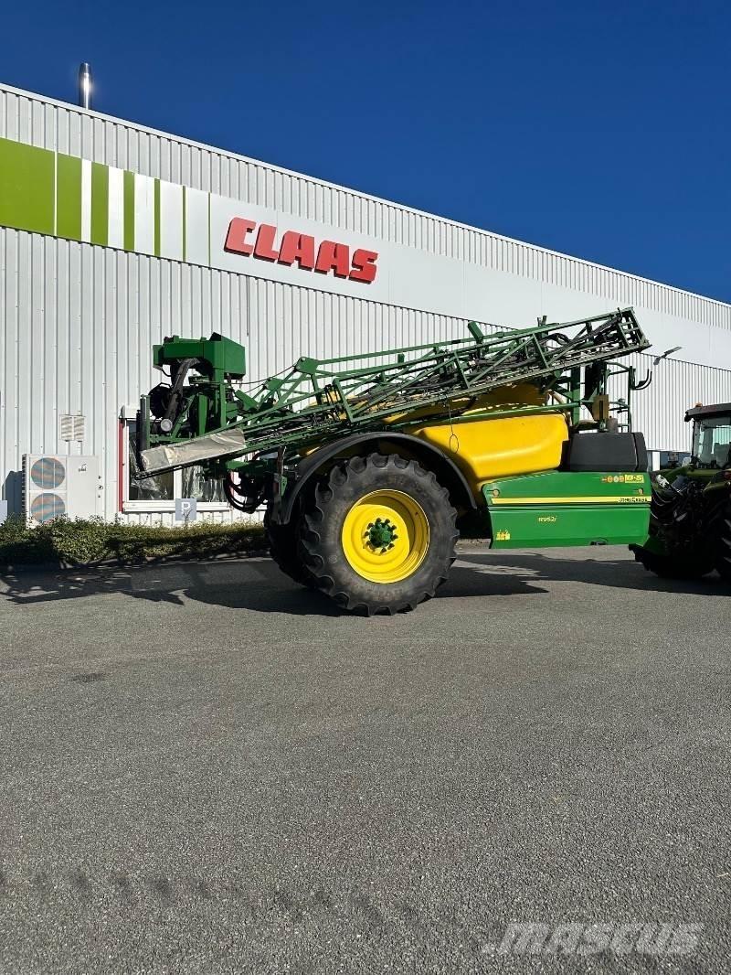 John Deere R952 i Tažené postřikovače