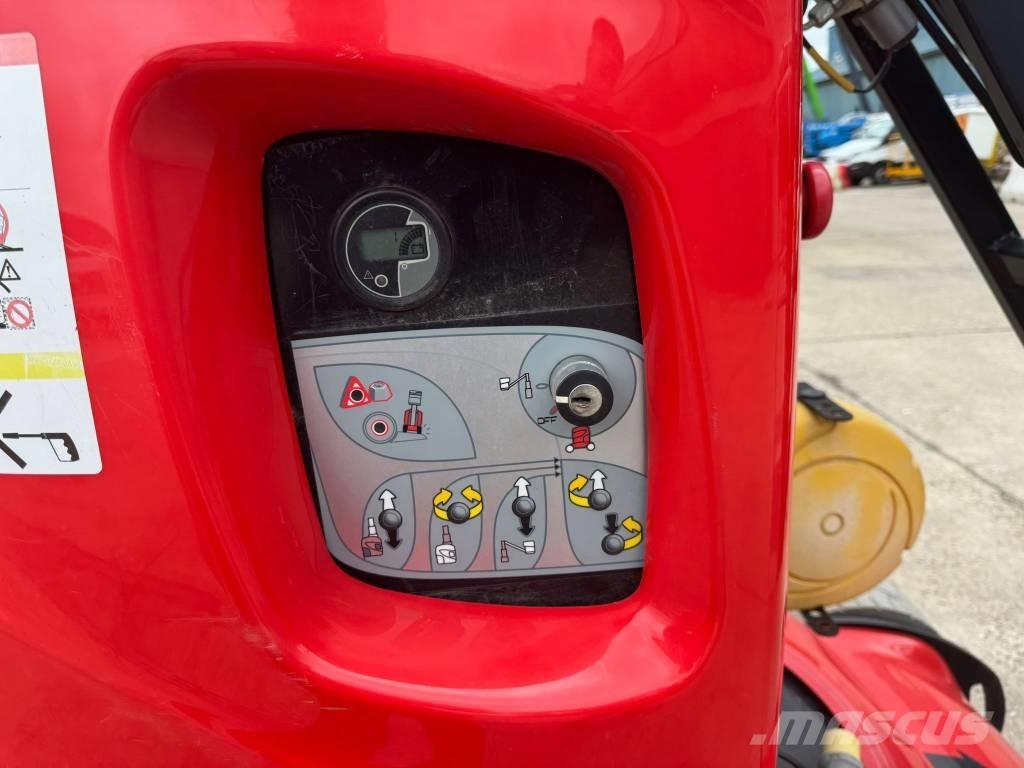 Manitou 100 VJR Vertikální sloupové výtahy
