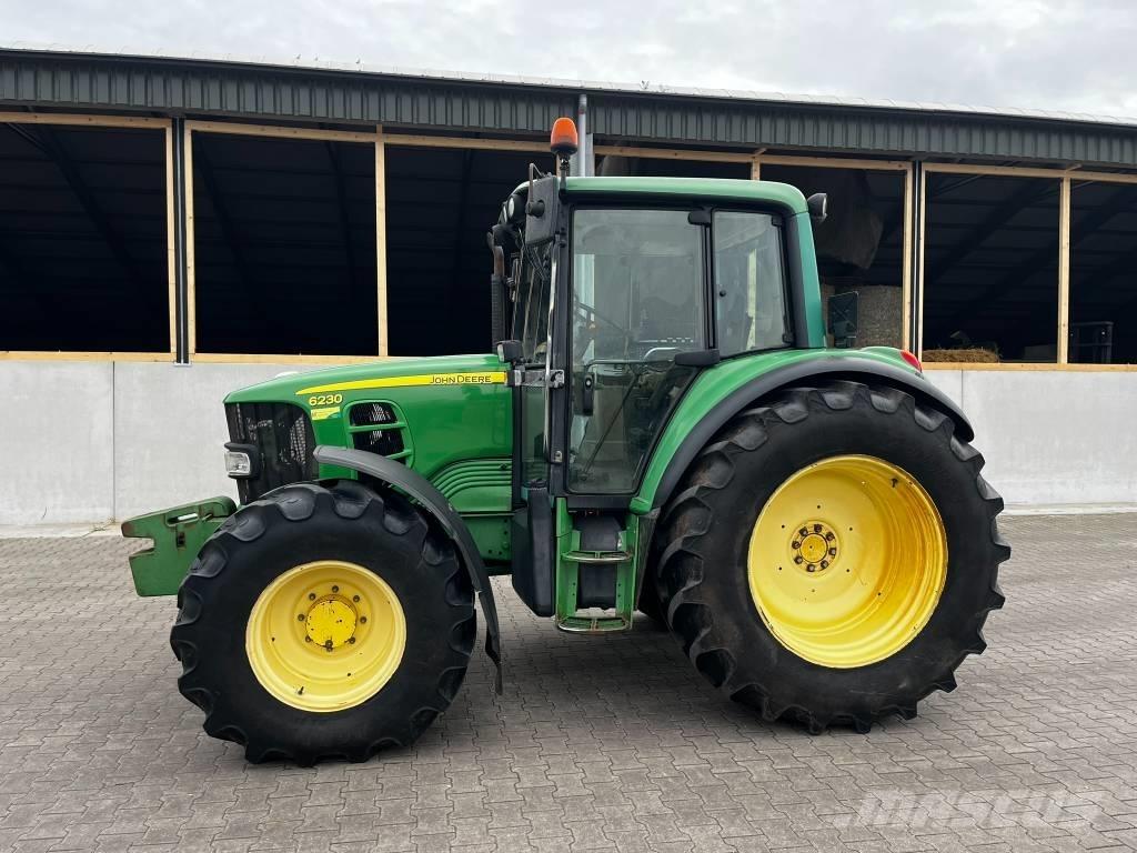 John Deere 6120 Traktory