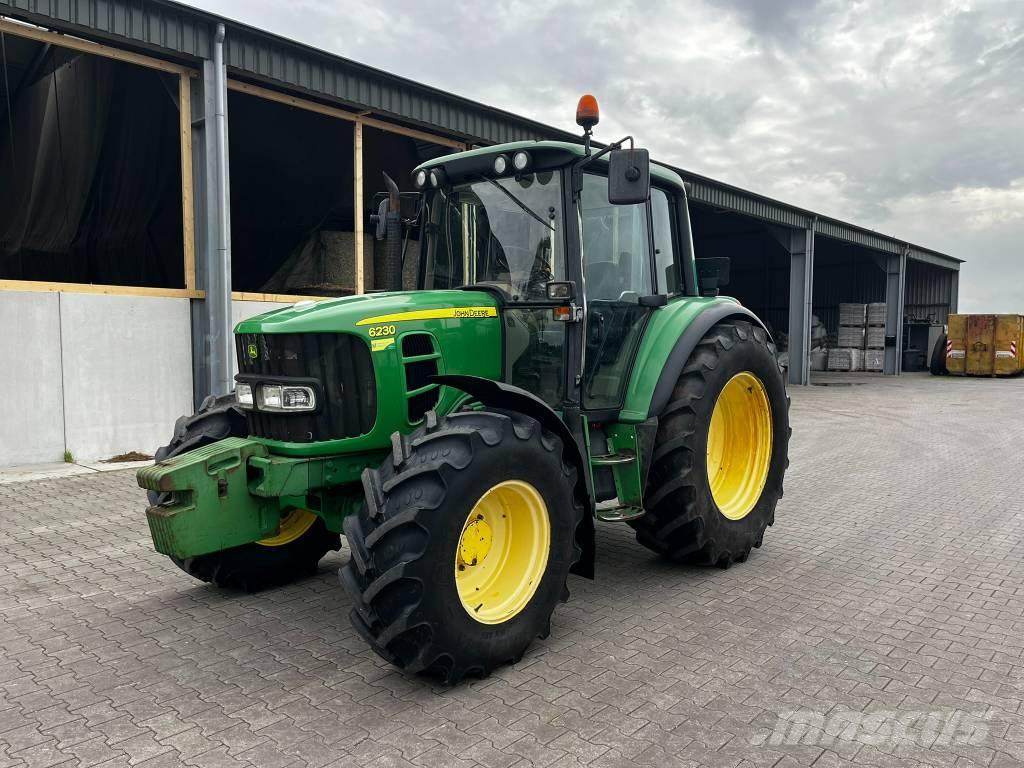 John Deere 6120 Traktory