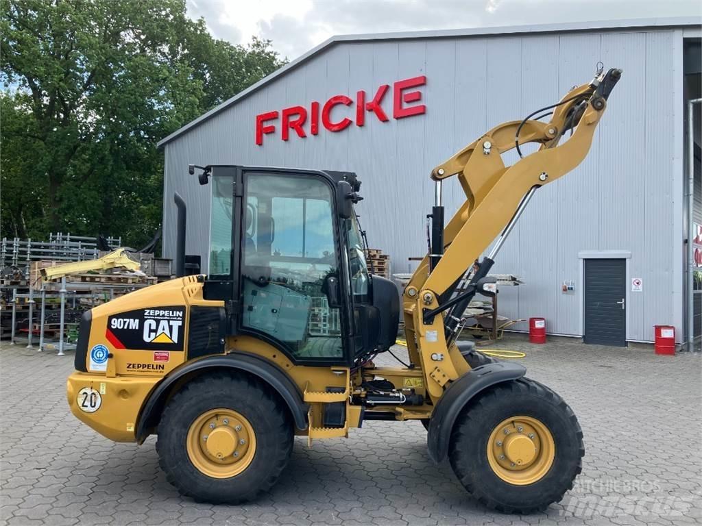 CAT 907 Kolové nakladače
