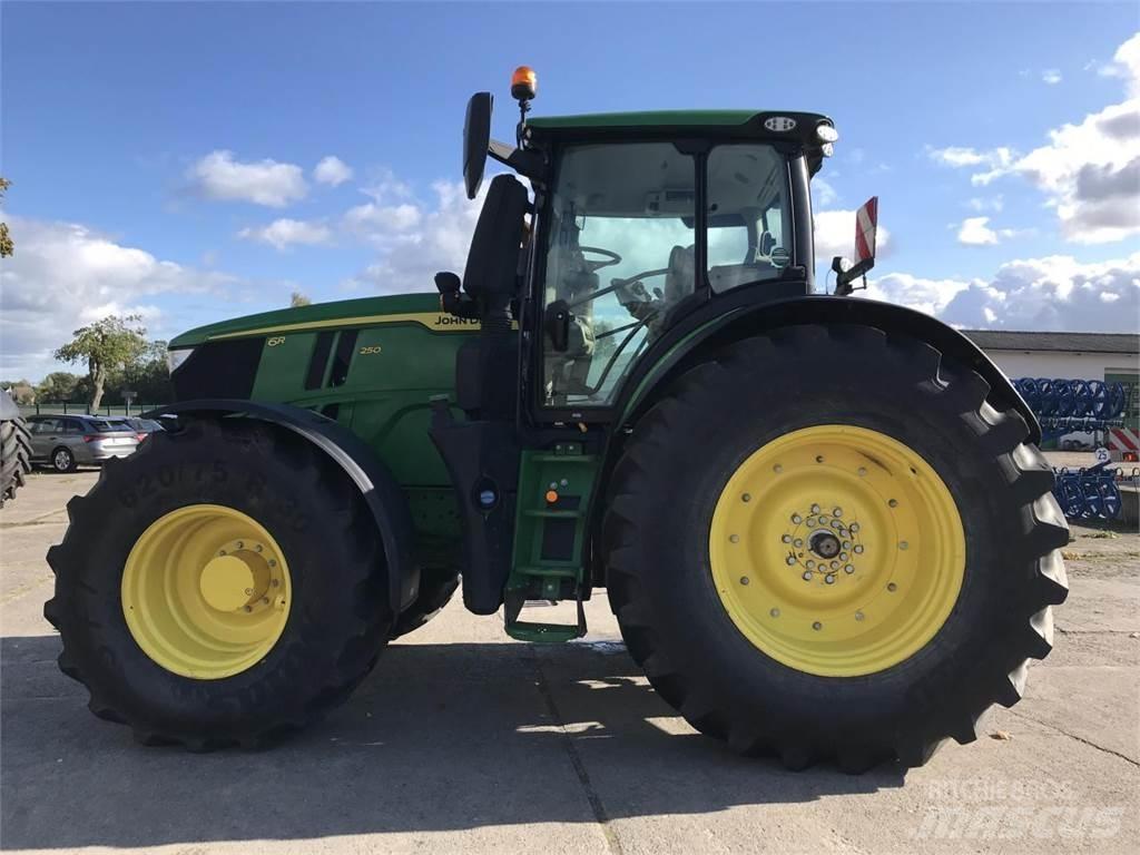 John Deere 6R 250 Traktory