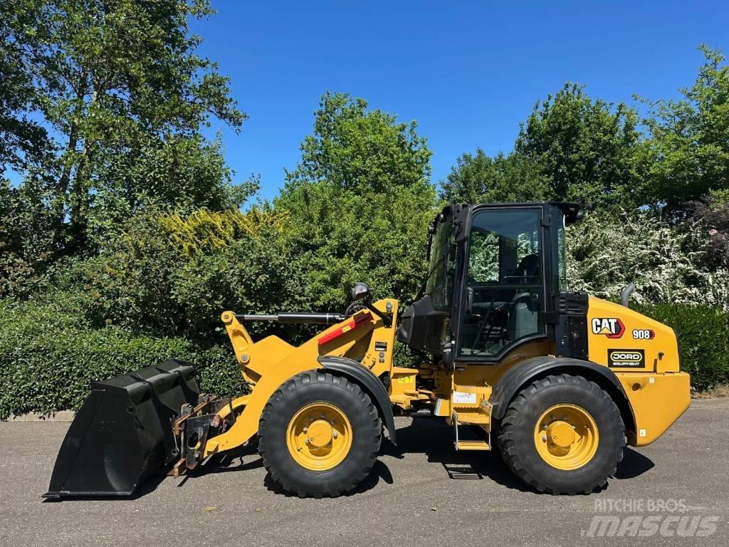 CAT 908 Kolové nakladače