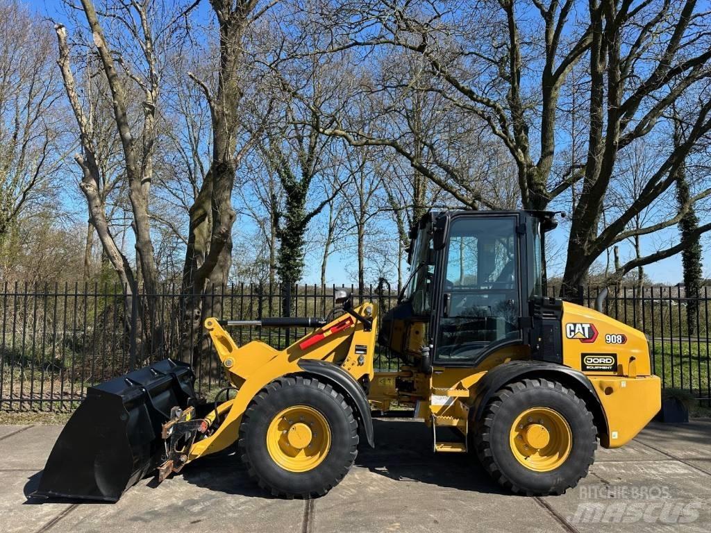 CAT 908 Kolové nakladače