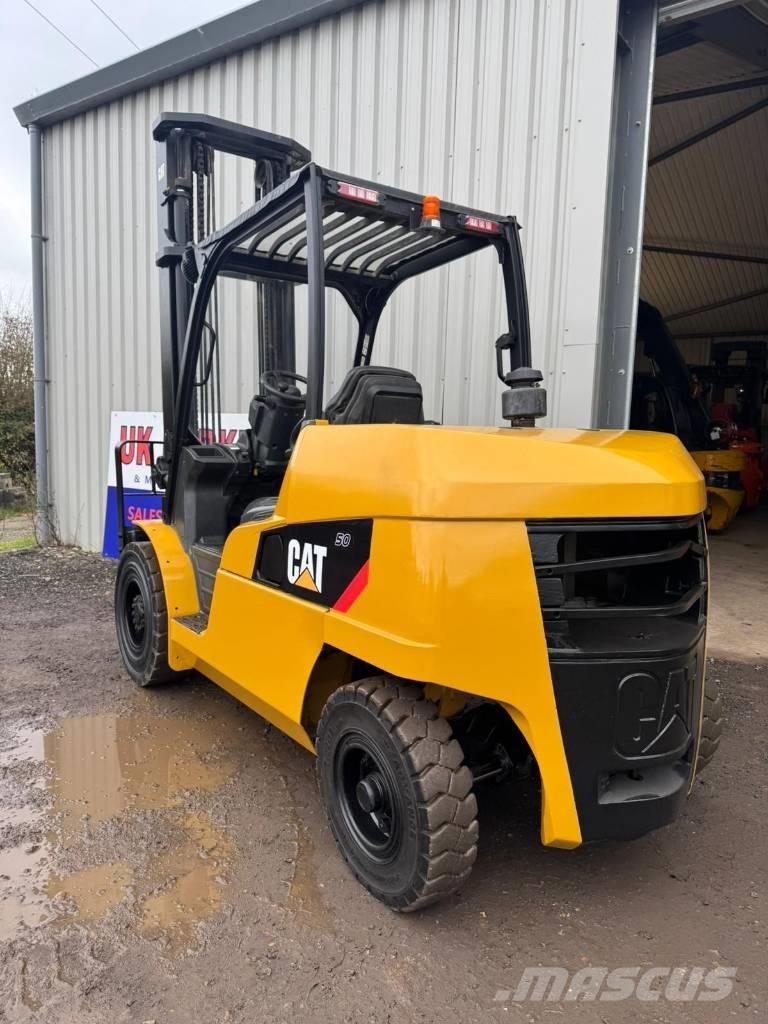 CAT DP 50 N Dieselové vozíky