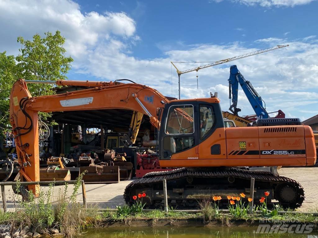 Doosan DX 255 NLC Pásová rýpadla