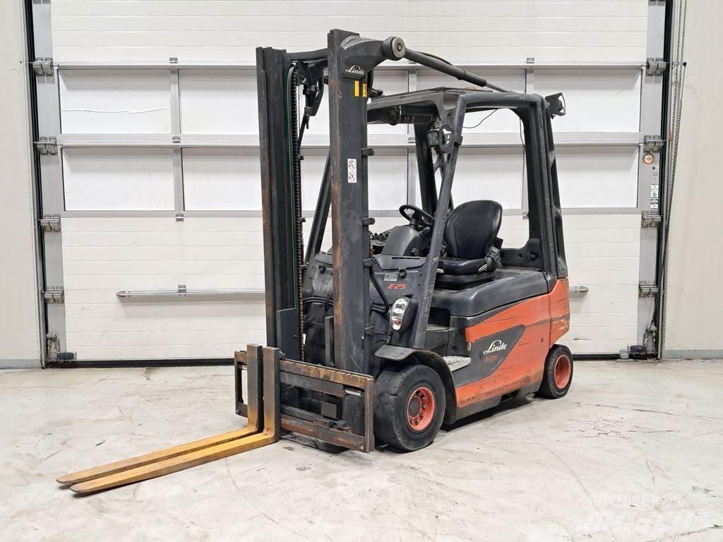 Linde E25-01 Akumulátorové vozíky