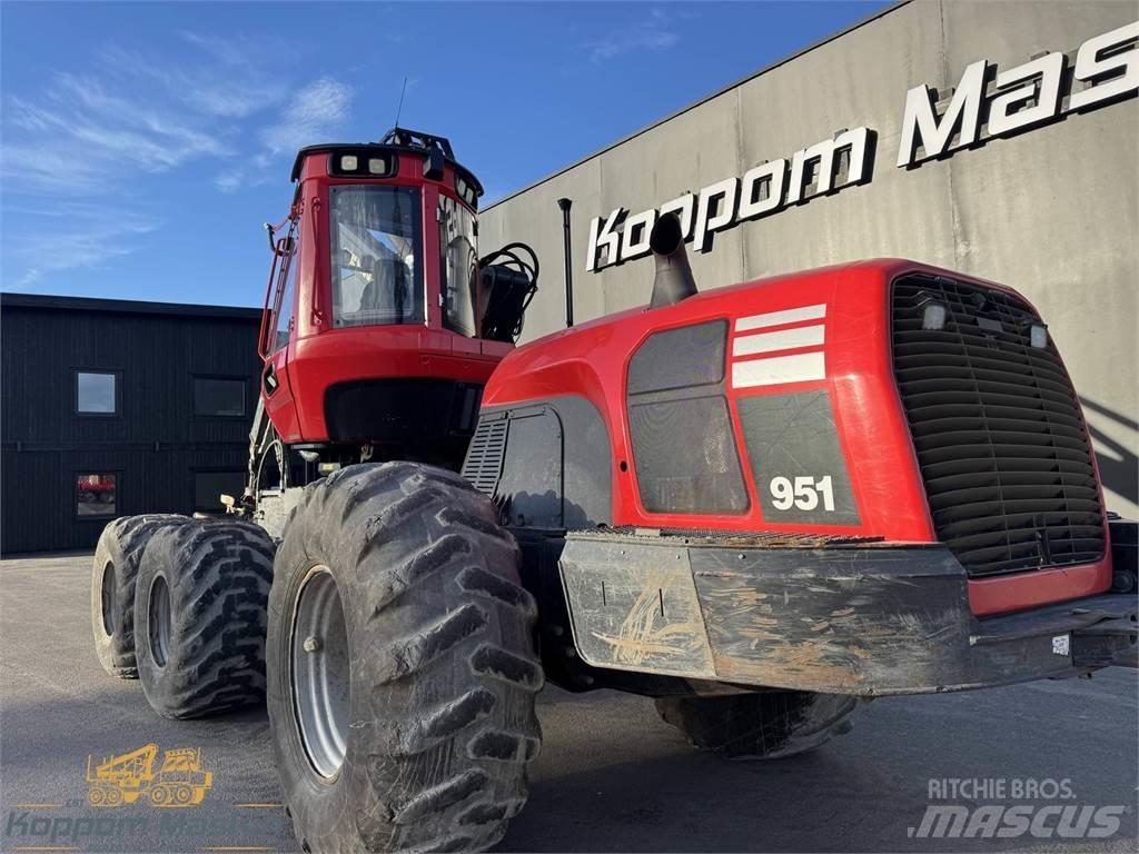 Komatsu 951 Harvestory