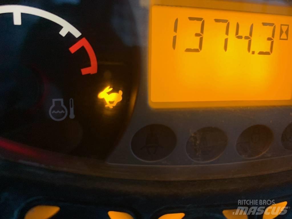 Bobcat S 650 HF Smykem řízené nakladače
