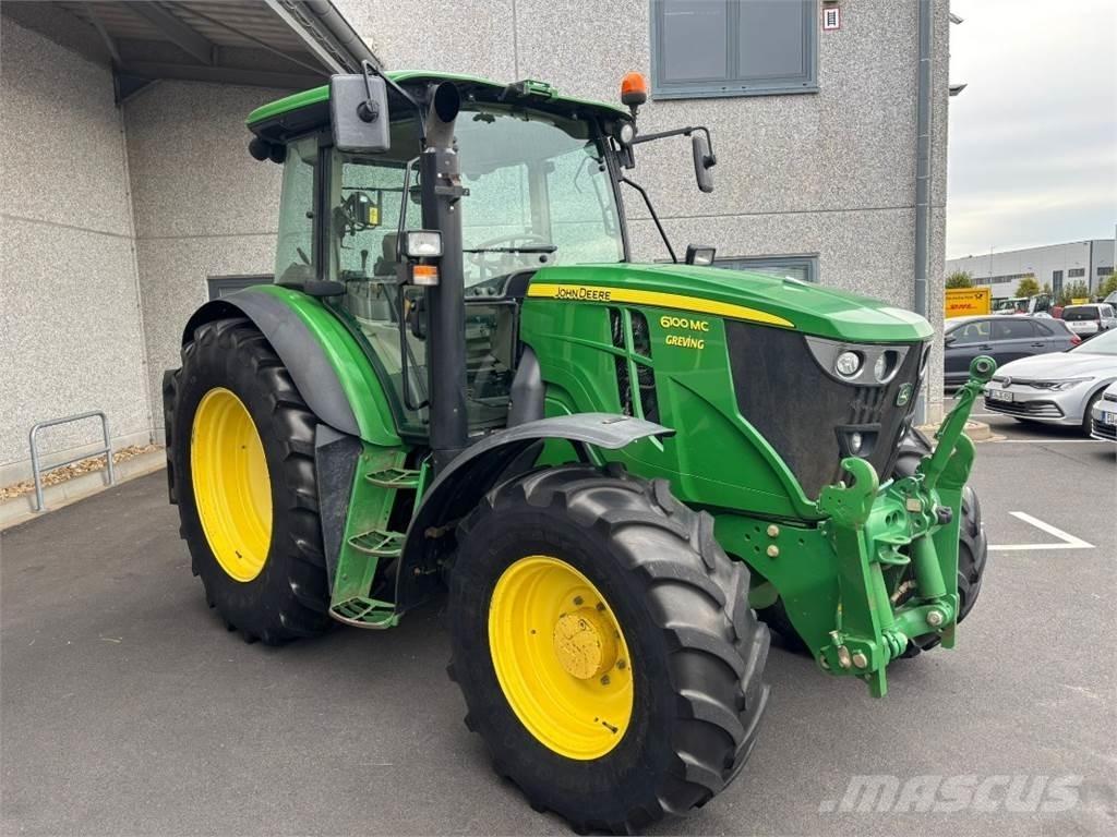 John Deere 6100MC Traktory