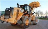 CAT 966M Kolové nakladače