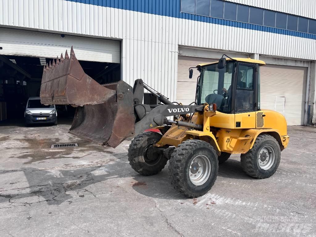 Volvo L 30 B Kolové nakladače