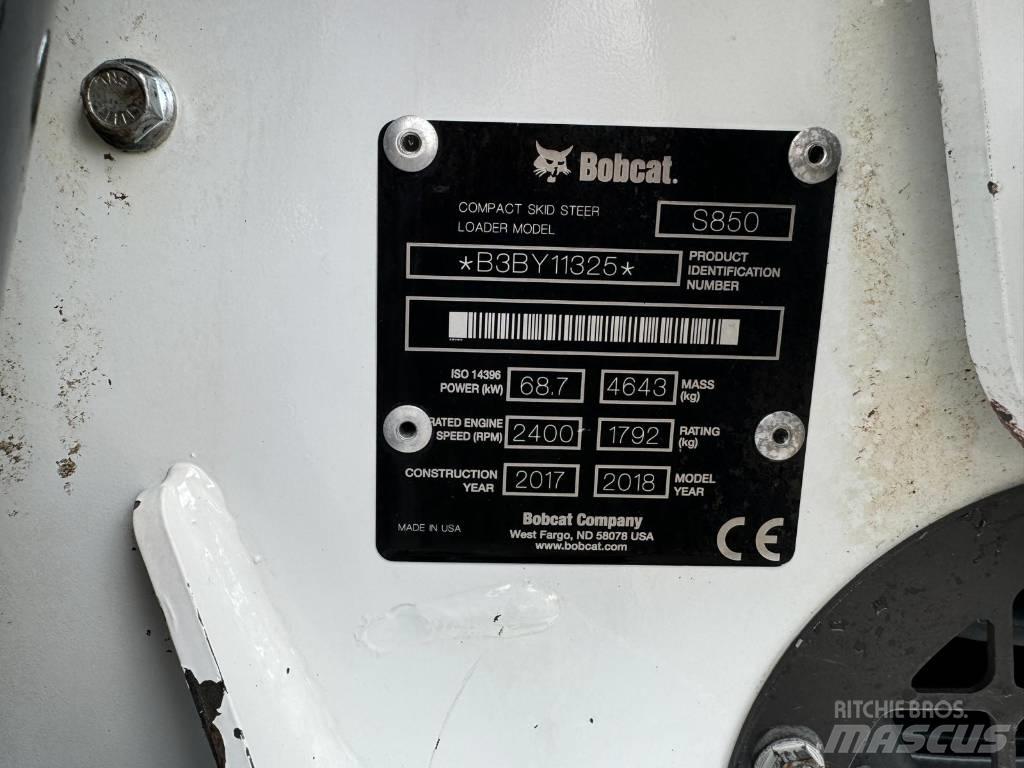 Bobcat S 850 Smykem řízené nakladače