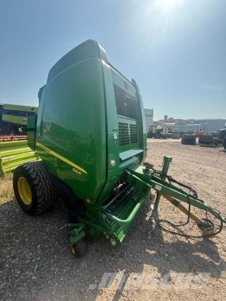 John Deere 864 Lis na válcové balíky