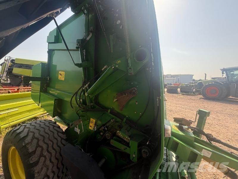 John Deere 864 Lis na válcové balíky
