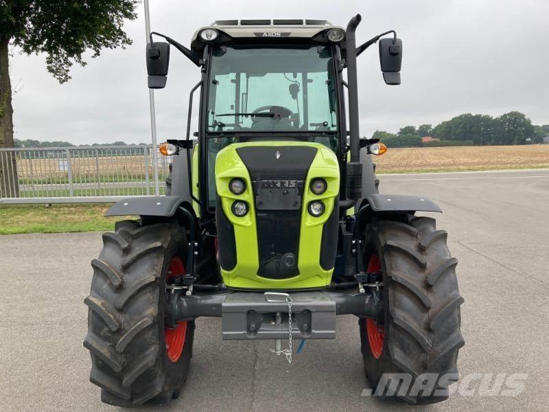 CLAAS AXOS 240 Traktory