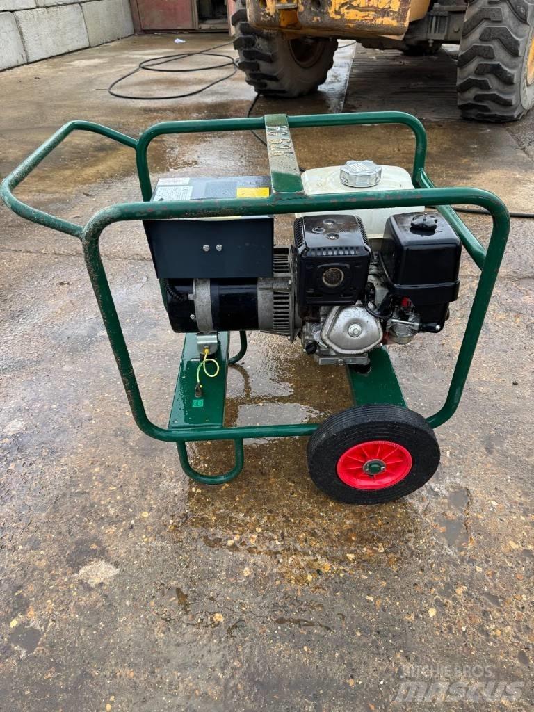 Harrington 3.8KVA Benzínové generátory