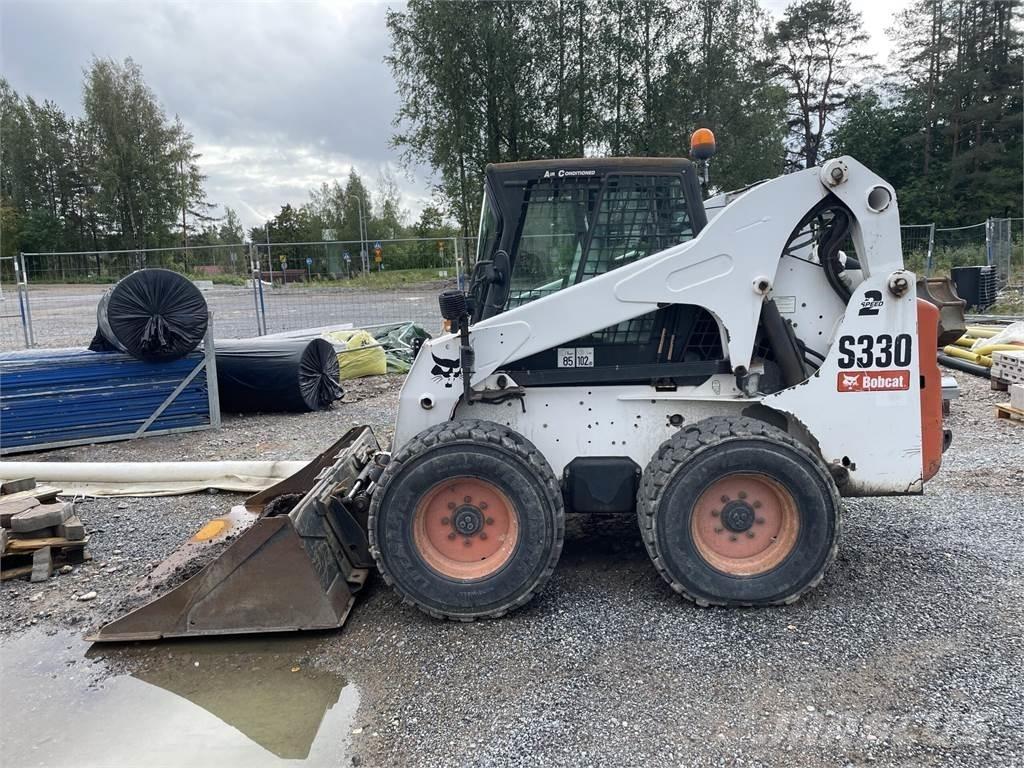 Bobcat S330 Smykem řízené nakladače