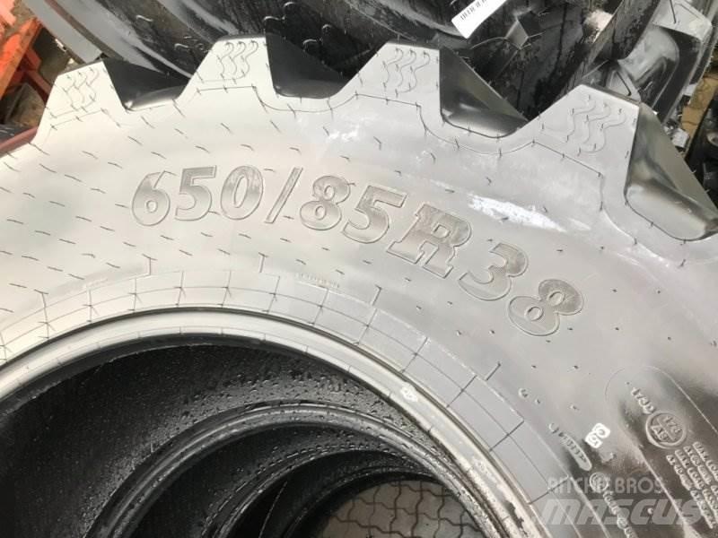 BKT 650/85R38 Pneumatiky, kola a ráfky