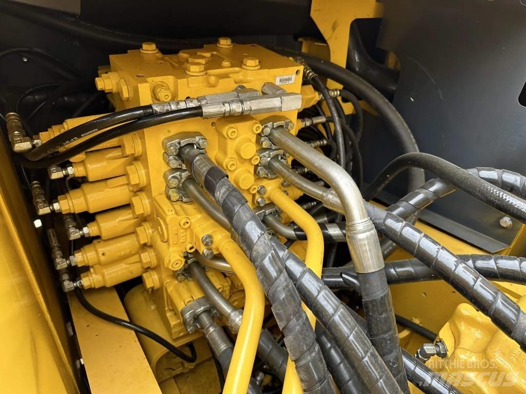 Komatsu PC 200-8 Pásová rýpadla