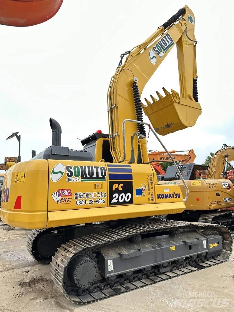 Komatsu PC 200-8 Pásová rýpadla