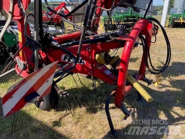 Fella TH 900 Hydro Obraceče a shrabovače sena