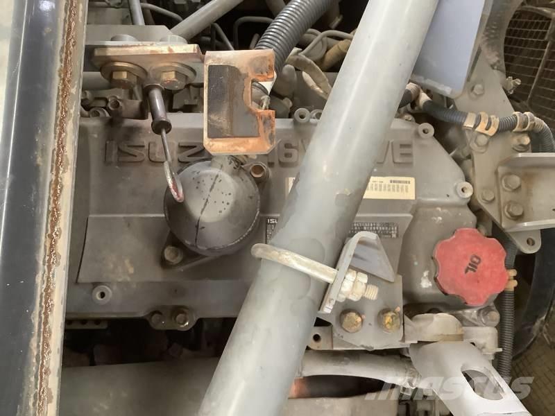 Hitachi ZX 210 LC-5B Pásová rýpadla