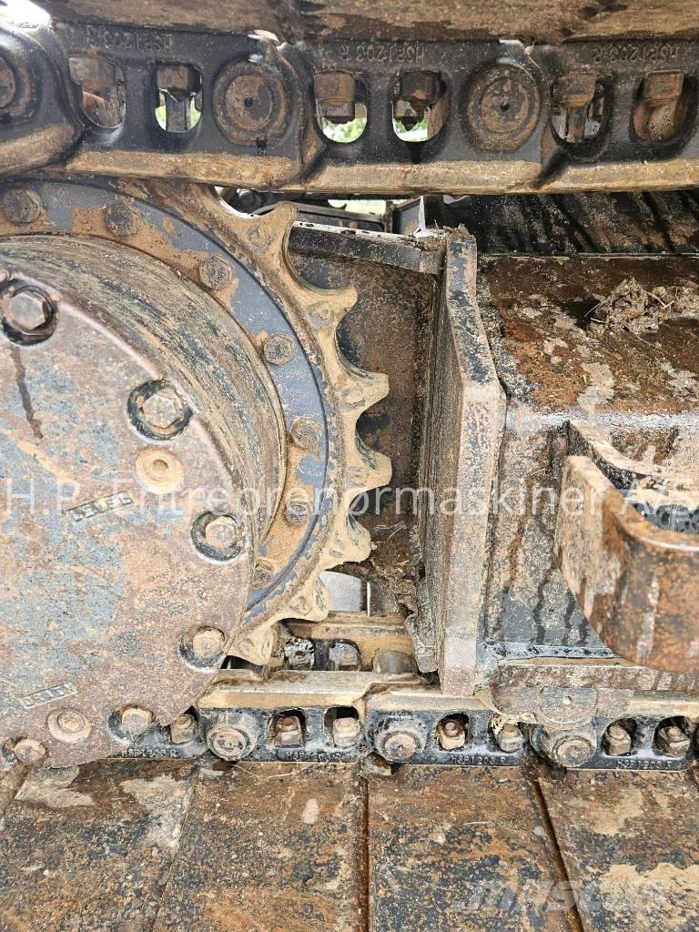 Hitachi ZX 135 US-7 Pásová rýpadla