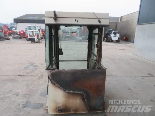 Schaeff HML 22 Kabiny a interiér
