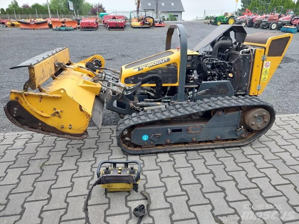 McConnel Robocut 130 Robotické sekačky