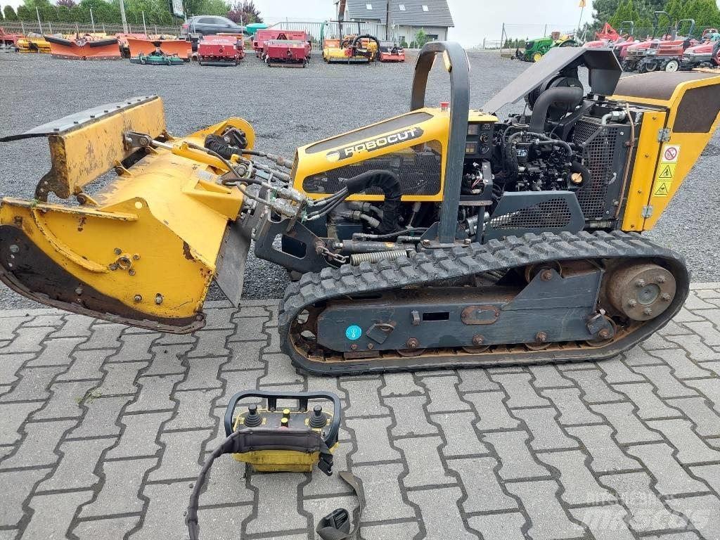 McConnel Robocut 130 Robotické sekačky