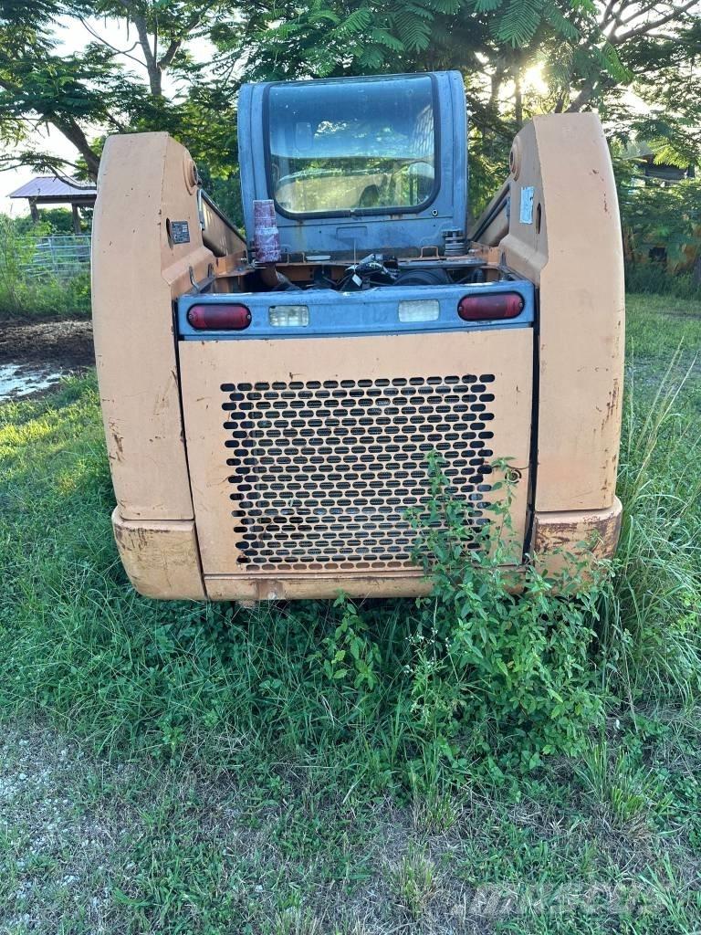 CASE SR 250 Smykem řízené nakladače