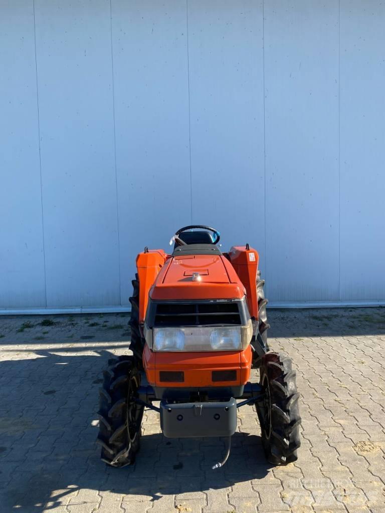 Kubota GL21 Kompaktní traktory