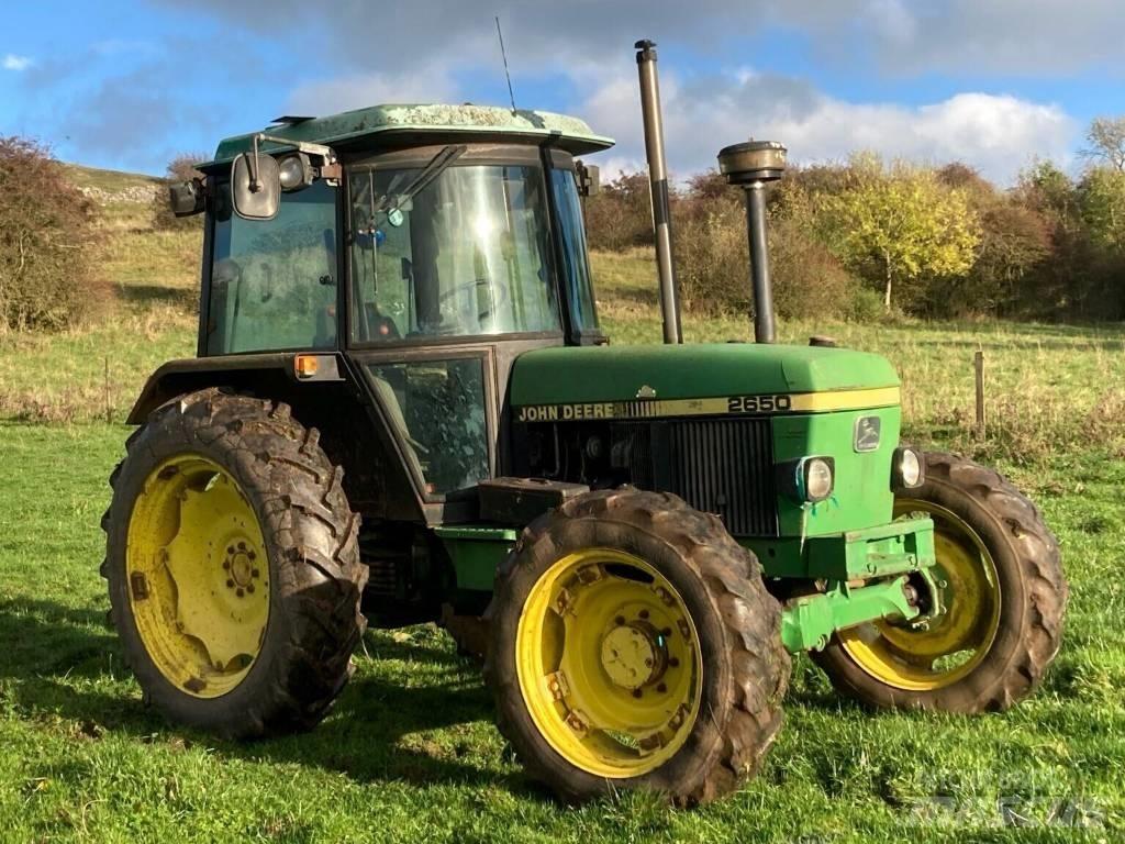 John Deere 2650 Traktory