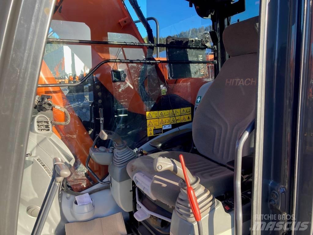Hitachi ZX225USLC-5 Pásová rýpadla