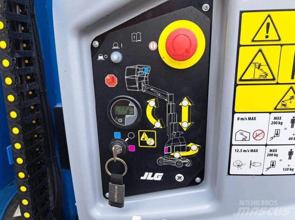 JLG Toucan 8 E-L Vertikální sloupové výtahy