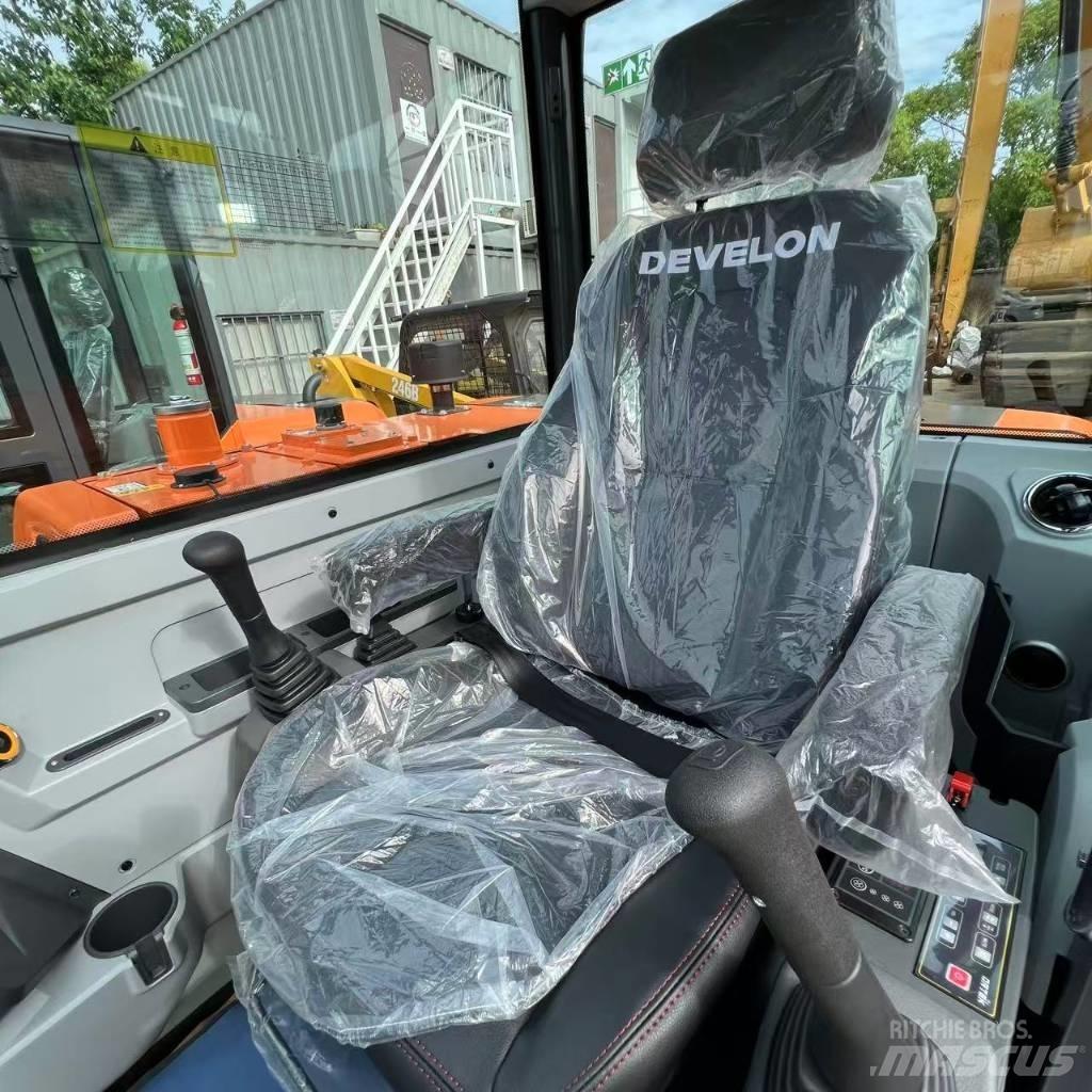 Develon DX60D Mini rýpadla < 7t