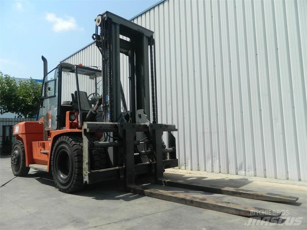 Kalmar DCE100 12 Dieselové vozíky