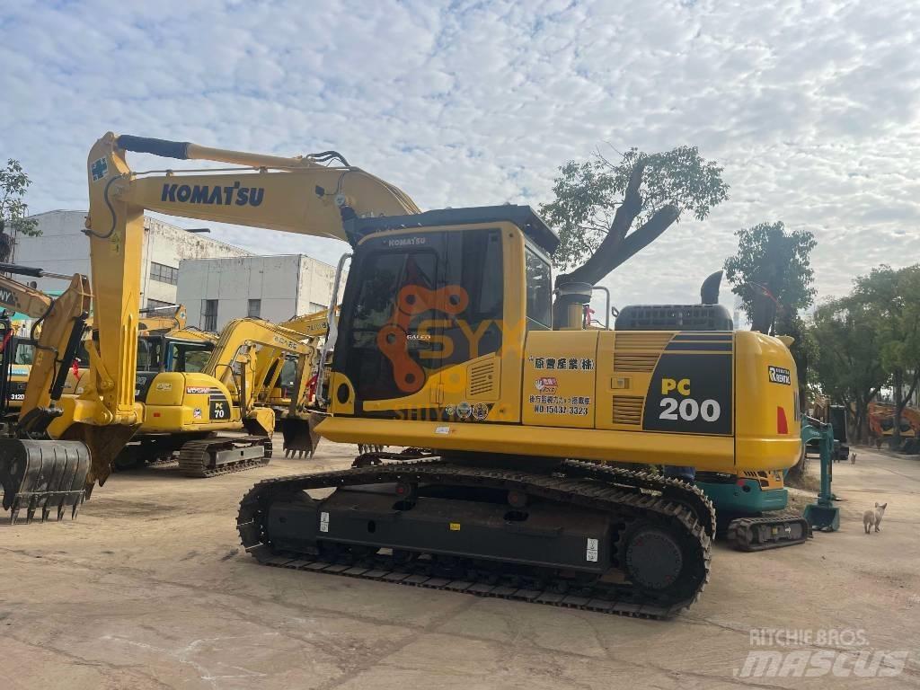 Komatsu PC 200-8 Pásová rýpadla