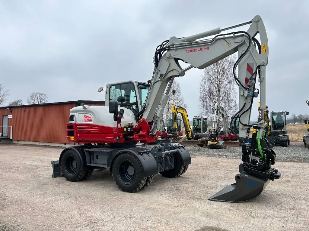 Takeuchi TB395W Kolová rýpadla
