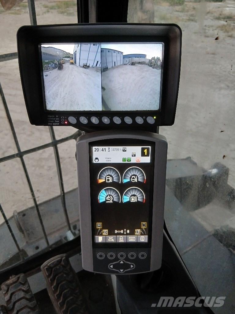 CAT MH 3022 Stroje pro manipulaci s odpadem